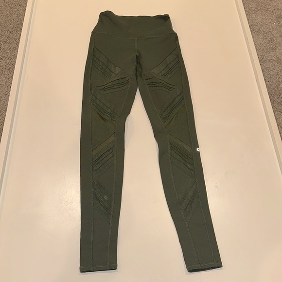 Alo Yoga Ultimate High Waisted Legging Size XS - Picture 1 of 13